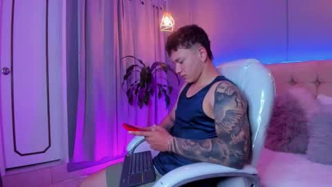 Snapshot of thomas_moon_ chatting on 25, 9, 2025 Thomas online show from 25, 9, 2025