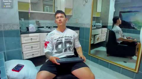 Snapshot of thomas_moon_ chatting on 30, 9, 2025 Thomas online show from 30, 9, 2025