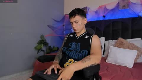 Thomas online show from 16, 10, 2025