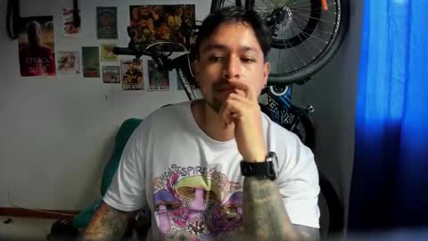 Snapshot of thomas_rol chatting on 24, 11, 2025 Thomas online show from 24, 11, 2025