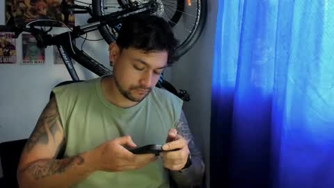 Snapshot of thomas_rol chatting on 25, 11, 2025 Thomas online show from 25, 11, 2025