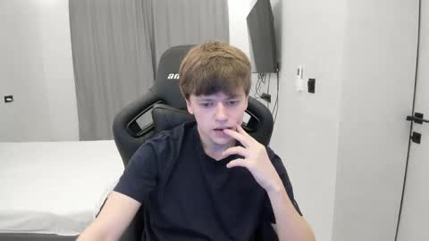 Snapshot of thomas_shelbivip chatting on 11, 5, 2026 Tomas online show from 11, 5, 2026
