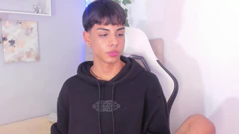 Snapshot of thomas_wild chatting on 11, 9, 2025 Thomas online show from 11, 9, 2025