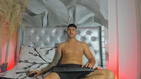 Snapshot of thomasblaze chatting on 19, 9, 2025 thomas online show from 19, 9, 2025