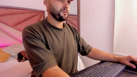 Snapshot of thomasdavila chatting on 22, 10, 2025 thomasdavila online show from 22, 10, 2025