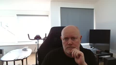 thomash32 online show from 26, 9, 2025