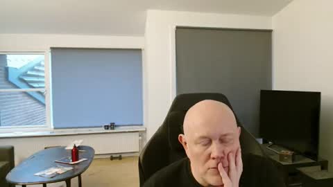 thomash32 online show from 29, 10, 2025