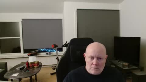 thomash32 online show from 13, 12, 2025