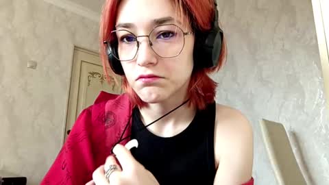 Snapshot of thomasvicknair chatting on 27, 11, 2025 Lina online show from 27, 11, 2025