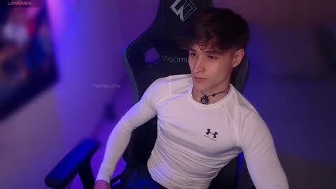 Snapshot of thomklein chatting on 7, 10, 2025 Thom Klein online show from 7, 10, 2025