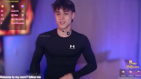 Snapshot of thomklein chatting on 21, 10, 2025 Thom Klein online show from 21, 10, 2025