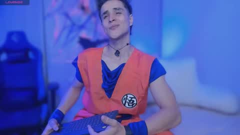 Snapshot of thomklein chatting on 28, 10, 2025 Thom Klein online show from 28, 10, 2025