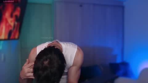 Snapshot of thomklein chatting on 8, 11, 2025 Thom Klein online show from 8, 11, 2025