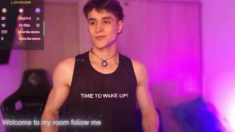 Snapshot of thomklein chatting on 13, 11, 2025 Thom Klein online show from 13, 11, 2025