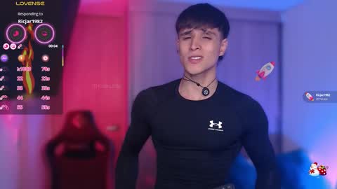 Snapshot of thomklein chatting on 18, 11, 2025 Thom Klein online show from 18, 11, 2025