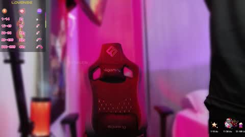 Snapshot of thomklein chatting on 19, 11, 2025 Thom Klein online show from 19, 11, 2025