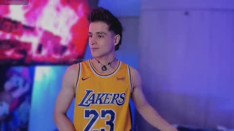 Snapshot of thomklein chatting on 21, 11, 2025 Thom Klein online show from 21, 11, 2025