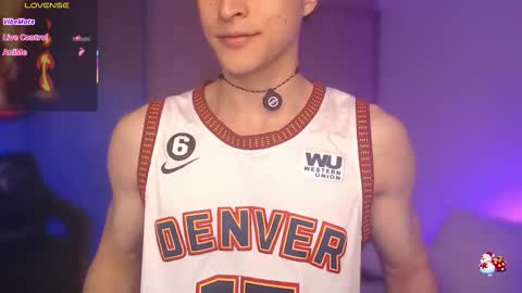 Snapshot of thomklein chatting on 22, 11, 2025 Thom Klein online show from 22, 11, 2025