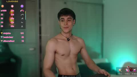 Snapshot of thomklein chatting on 25, 11, 2025 Thom Klein online show from 25, 11, 2025