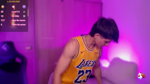 Snapshot of thomklein chatting on 26, 11, 2025 Thom Klein online show from 26, 11, 2025