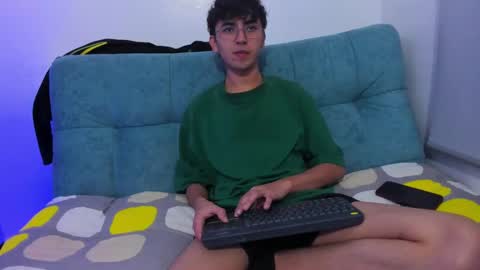 Snapshot of thommy_comp chatting on 8, 3, 2025 thommy comp online show from 8, 3, 2025