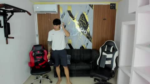 thomson_hot01 online show from 11, 4, 2026