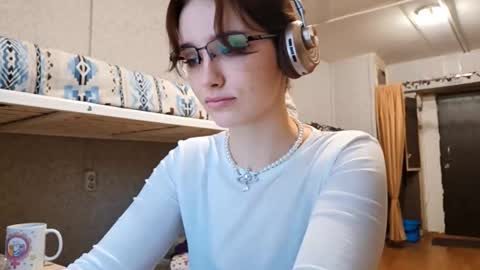 Snapshot of thorashortle chatting on 15, 10, 2025 Grace online show from 15, 10, 2025