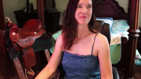 Snapshot of thornbury_rose chatting on 20, 11, 2025 ThornburyRose online show from 20, 11, 2025