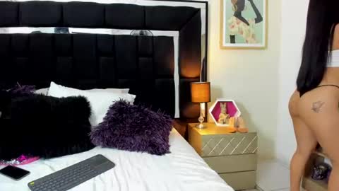 Snapshot of thriana_moon chatting on 5, 7, 2026 thriana online show from 5, 7, 2026