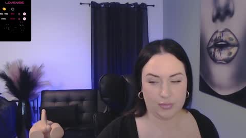 Snapshot of tiabellaxxx chatting on 7, 1, 2025 Tia Bella online show from 7, 1, 2025