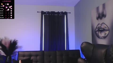 Snapshot of tiabellaxxx chatting on 25, 1, 2025 Tia Bella online show from 25, 1, 2025