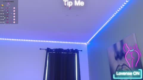 Snapshot of tiabellaxxx chatting on 18, 9, 2025 Tia Bella online show from 18, 9, 2025