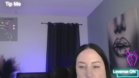 Snapshot of tiabellaxxx chatting on 26, 9, 2025 Tia Bella online show from 26, 9, 2025