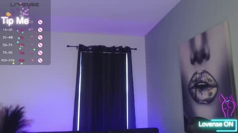 Tia Bella online show from 12, 10, 2025