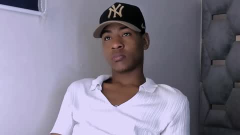 tiago_xxx_ online show from 21, 10, 2025