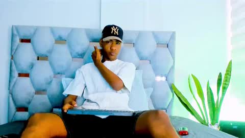 tiago_xxx_ online show from 27, 10, 2025