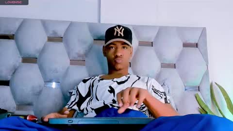 tiago_xxx_ online show from 28, 10, 2025