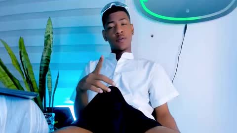 tiago_xxx_ online show from 8, 11, 2025