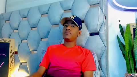 tiago_xxx_ online show from 14, 11, 2025