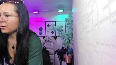 Tiara  online show from 8, 4, 2026