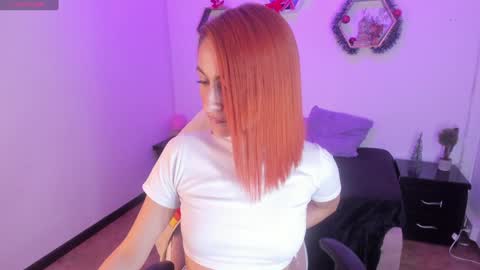 Snapshot of tiarha_ chatting on 13, 12, 2024 Tiarha online show from 13, 12, 2024