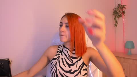 Snapshot of tiarha_ chatting on 15, 12, 2024 Tiarha online show from 15, 12, 2024