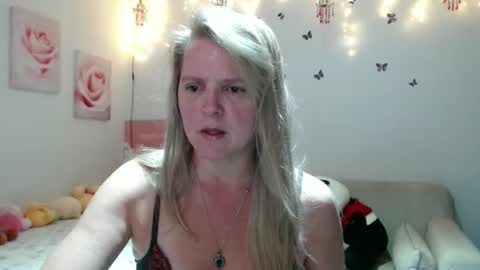 Snapshot of tifanycoopers chatting on 3, 3, 2026 Tifany online show from 3, 3, 2026