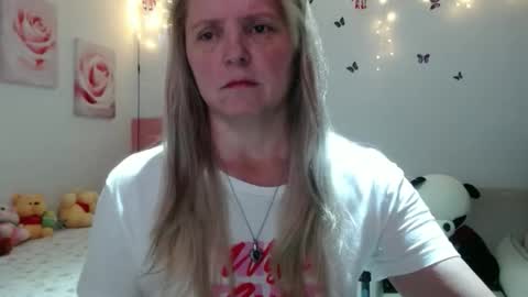 Snapshot of tifanycoopers chatting on 6, 3, 2026 Tifany online show from 6, 3, 2026