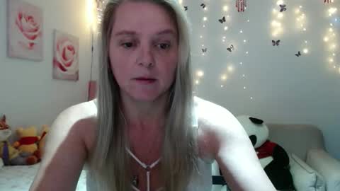 Snapshot of tifanycoopers chatting on 12, 3, 2026 Tifany online show from 12, 3, 2026