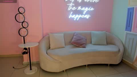 Tiffanny Sins online show from 14, 1, 2026