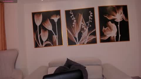 Tiffanny Sins online show from 6, 3, 2026