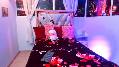 tiffany_sander online show from 4, 2, 2025