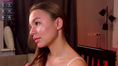 Snapshot of tiffany_sweetie chatting on 1, 12, 2025 Tiffany online show from 1, 12, 2025