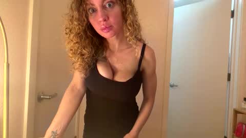 Snapshot of tiffanybankxxx chatting on 18, 11, 2025 tiffanybankxxx online show from 18, 11, 2025